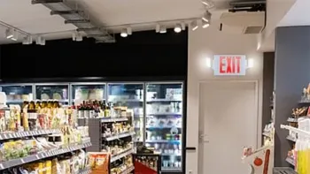 Iluminación y señalización de emergencia para supermercados